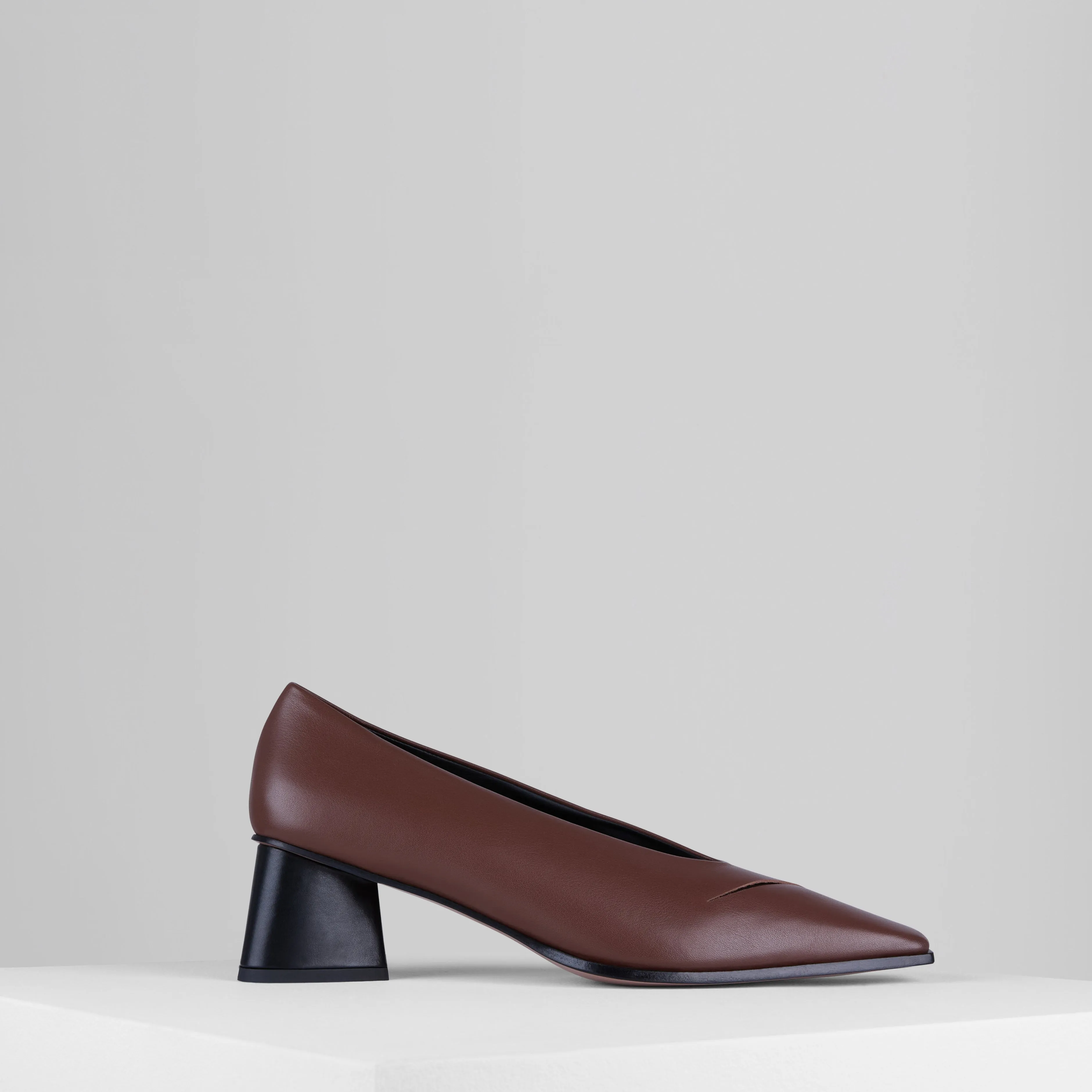 Spacco Pumps in Bruciato Nero