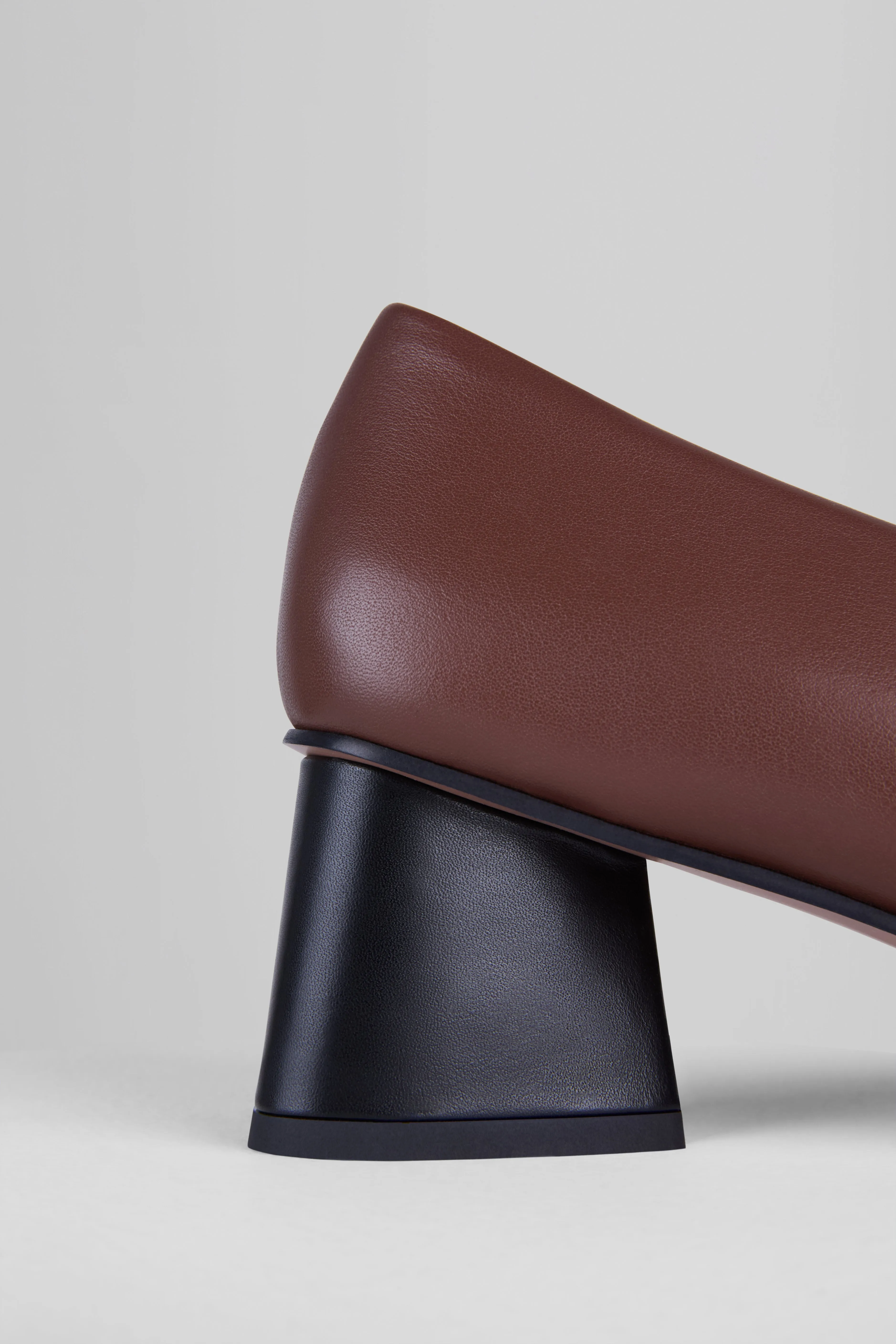 Spacco Pumps in Bruciato Nero