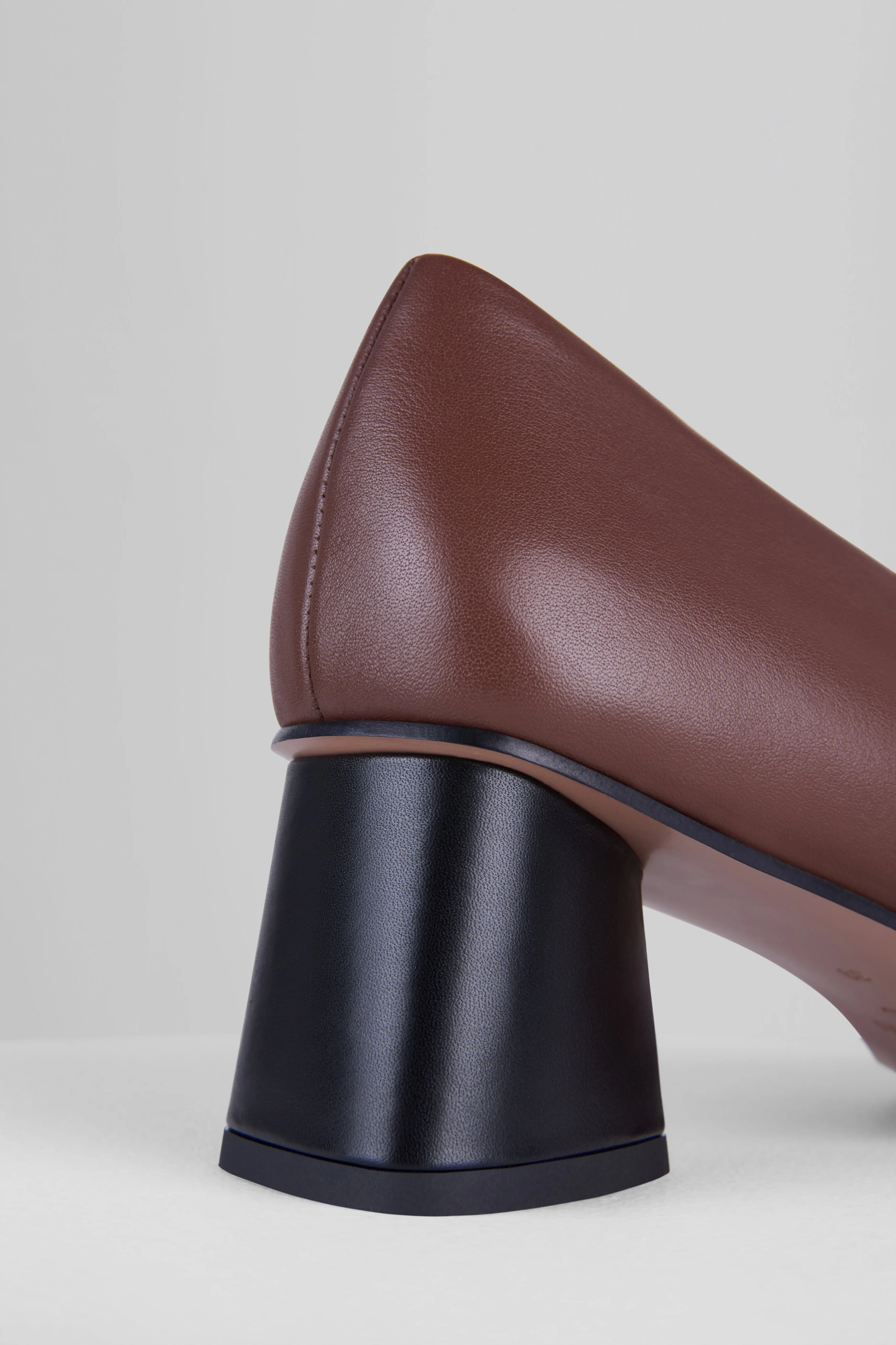 Spacco Pumps in Bruciato Nero
